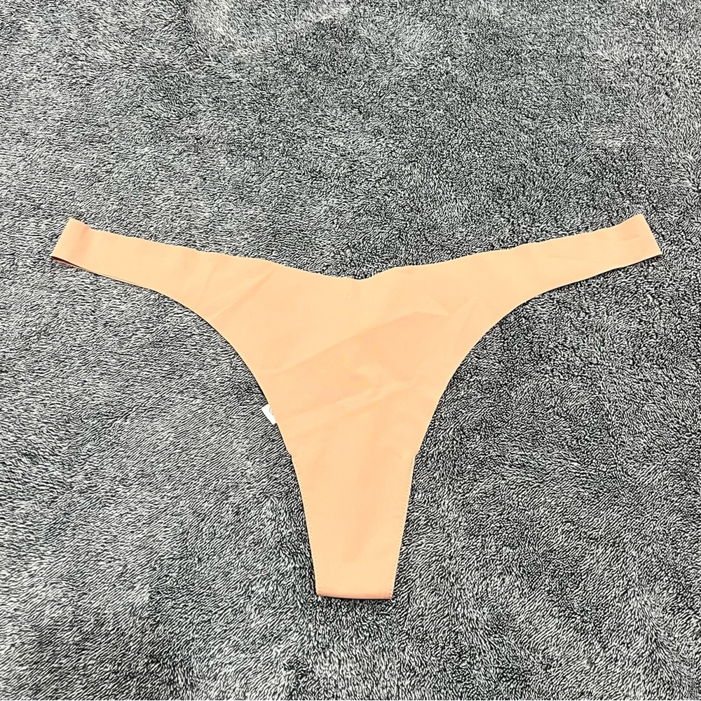 Out From Under seamless, no-show thong underwear in peach size L, XL NWOT